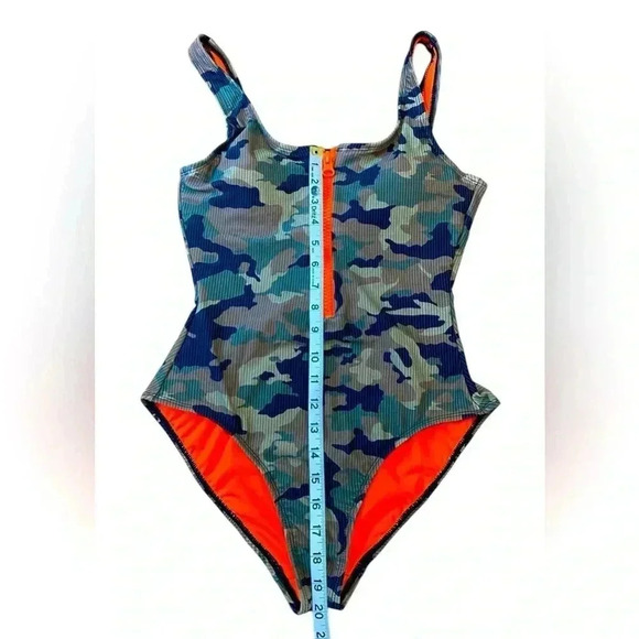 Camouflage Print One-Piece Swimsuit With Zip Detail, Medium ☀️ - Picture 7 of 8